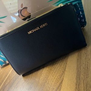 Micheal Kors Double Wallet